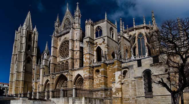Cattedrale di León - León | Secret World Trip Planner