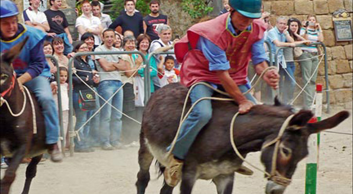 Lomba tuna ing Civita Bagnoregio - Civita | Secret World Trip Planner