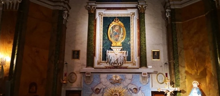 Nápoly / San Gennaro Pápai bazilika - Napoli | Secret World Trip Planner