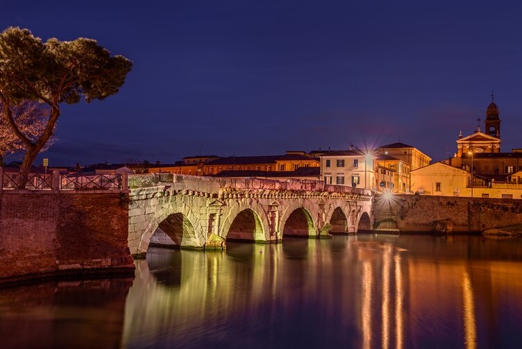 גשר אוגוסטוס וטיבריוס. - Rimini | Secret World Trip Planner