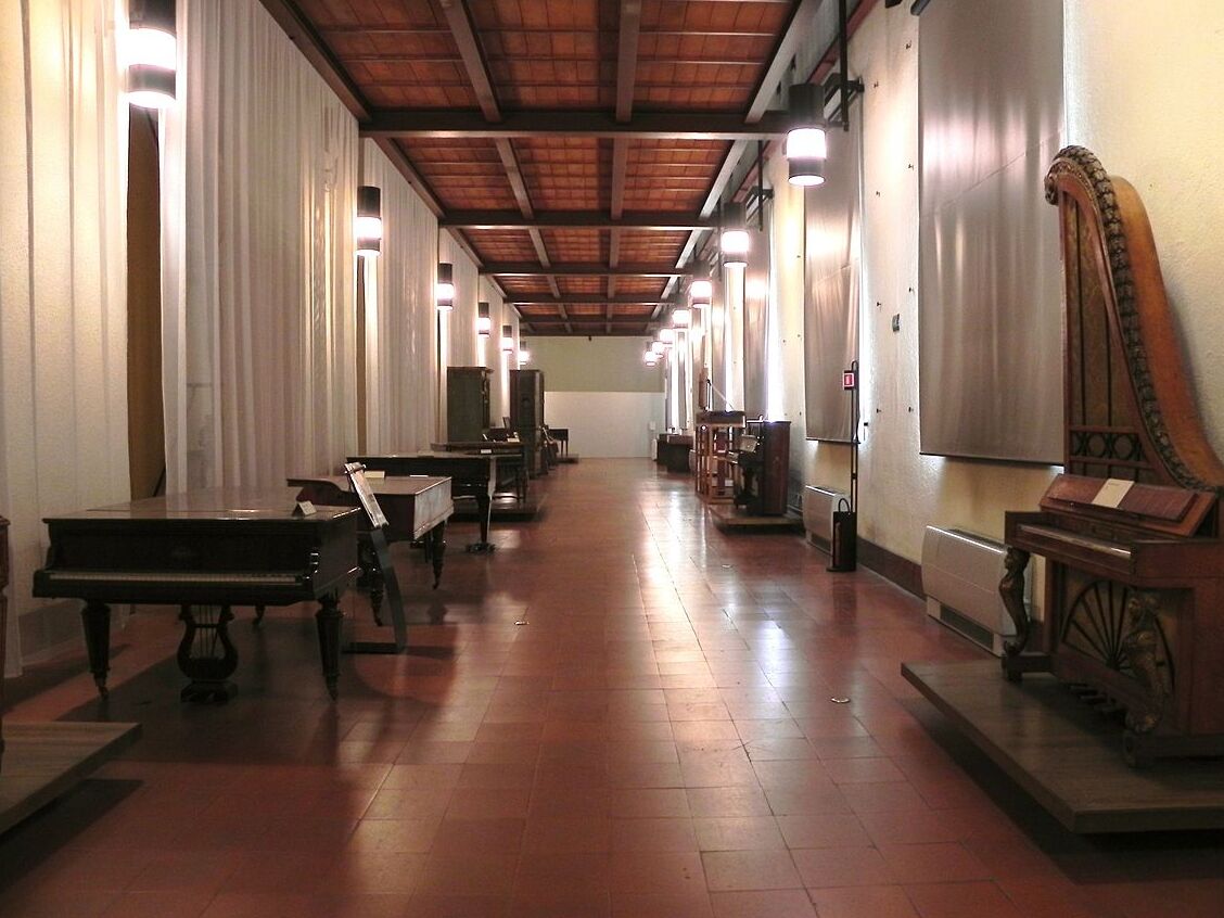Milánói hangszerek Múzeuma - Milano | Secret World Trip Planner