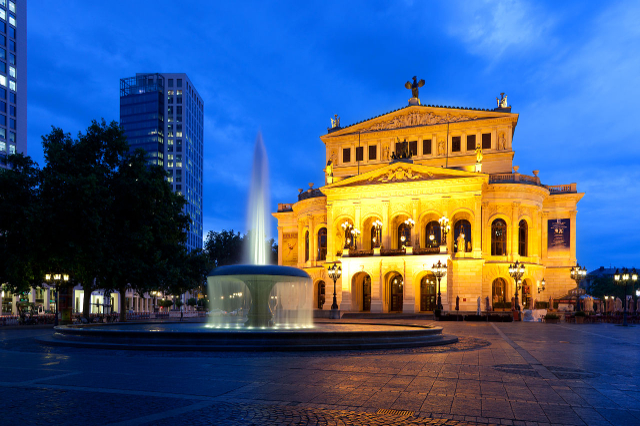 Opera lawas - Frankfurt | Secret World Trip Planner