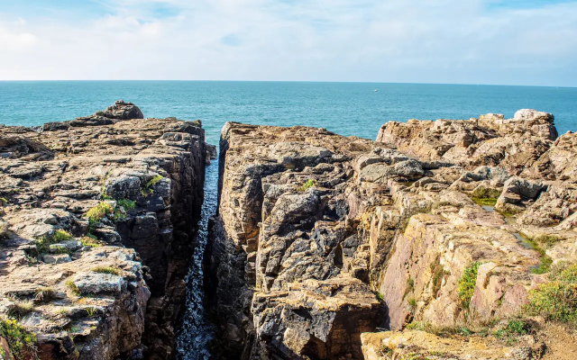 Helvítis brunnurinn - Les Sables-d'Olonne | Secret World Trip Planner