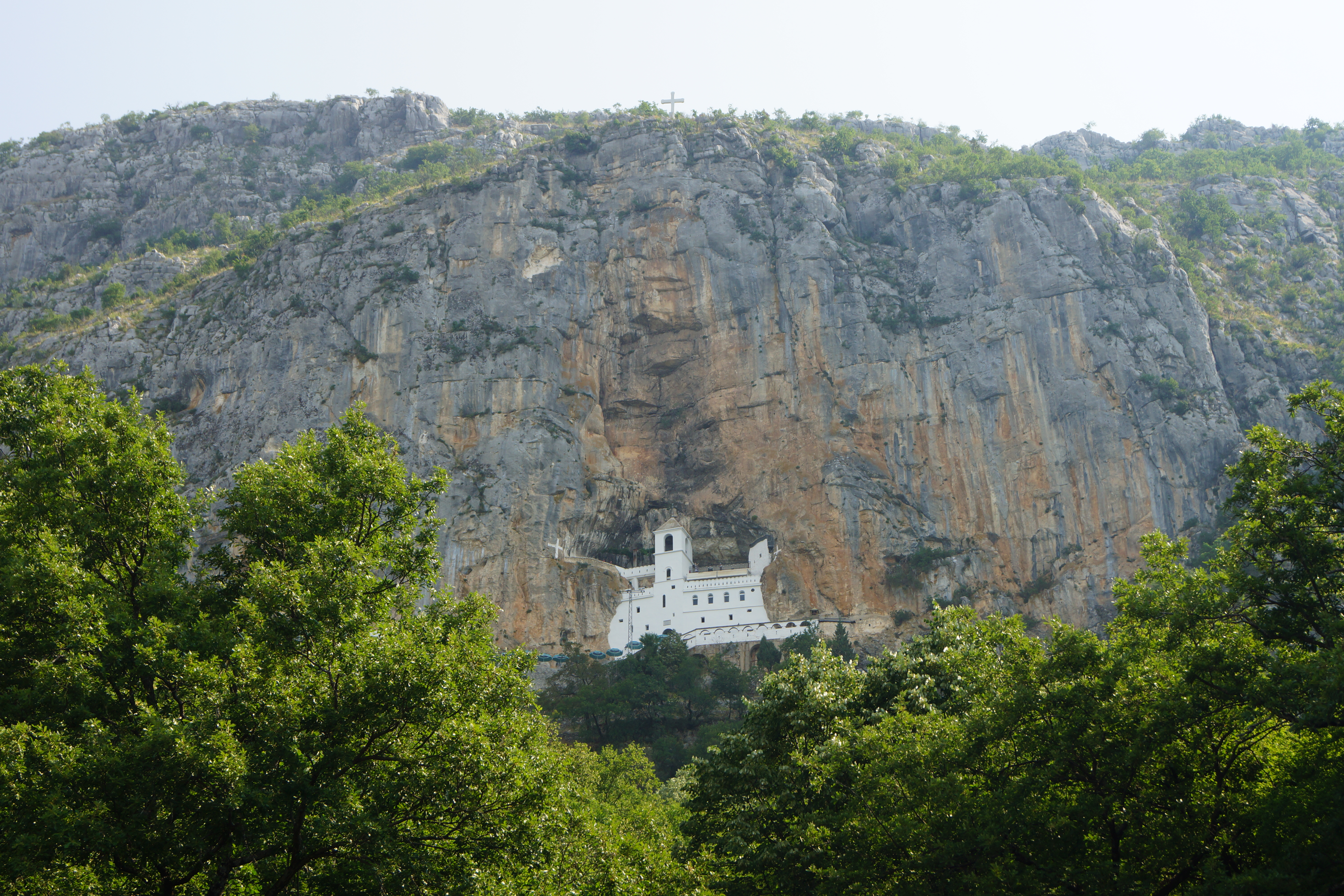 Montenegro | Das Kloster von Ostrog | Secret World Trip Planner