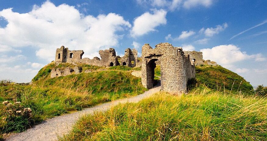 Ballycarbery Castle: History and Beauty in Ireland - Cahersiveen | Secret World Trip Planner