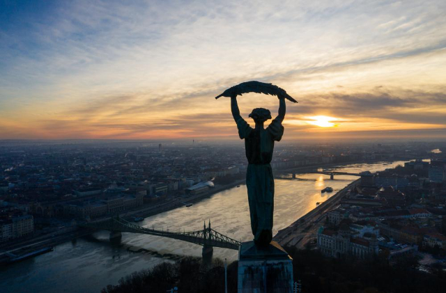 स्ट्याचु अफ लिबर्टी - Budapest | Secret World Trip Planner