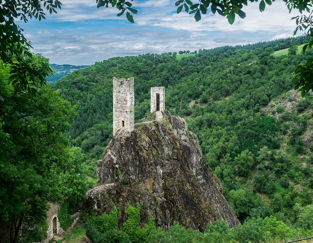 Руіны Пейрус-ле-Рок - Peyrusse-le-Roc | Secret World Trip Planner