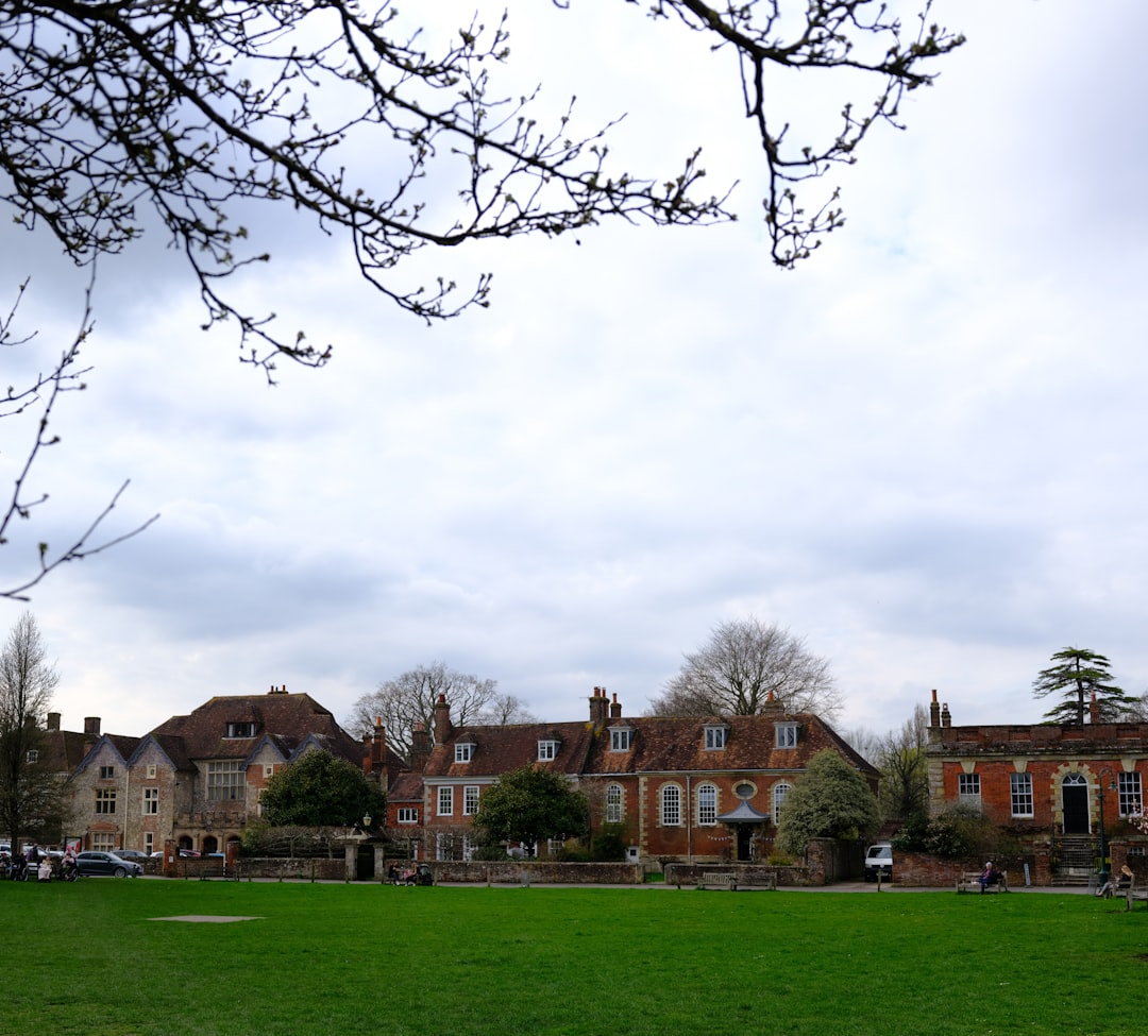 秘密花园索尔兹伯里：一个独特的社区项目 - Mill Rd | Secret World Trip Planner