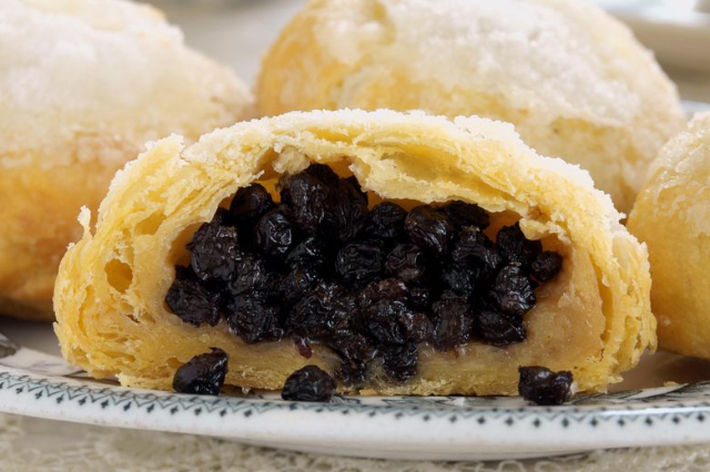 Eccles cake - Manchester | Secret World Trip Planner