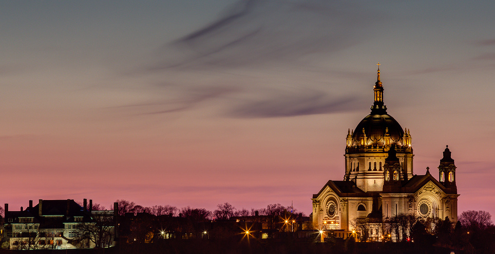 Миссисипи голыг үл хайхран, Гэгээн Паулын сэтгэл хөдлөм сүм - Saint Paul | Secret World Trip Planner