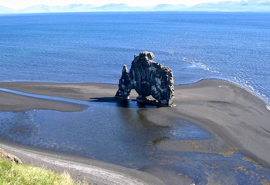 Сафири фавқулода ташаккули скала Hvitserkur - Vatnsnesvegur | Secret World Trip Planner