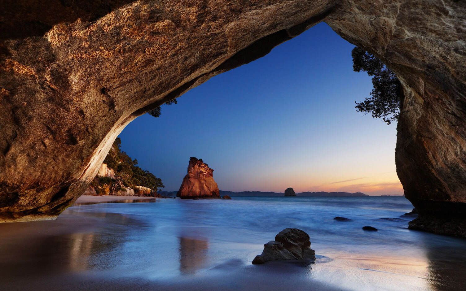 საკათედრო Cove: ყველაზე დამაფიქრებელი ადგილზე New Zeland - Cathedral Cove | Secret World Trip Planner