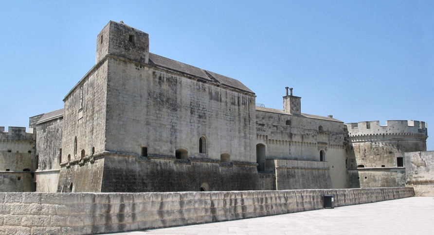 Acaya เมืองที่มีป้อมปราการ - Acaya | Secret World Trip Planner