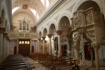 Katedrála Santa Maria Maggiore v Teggia ...