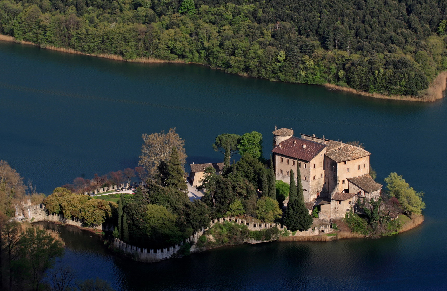 Jezero Toblino