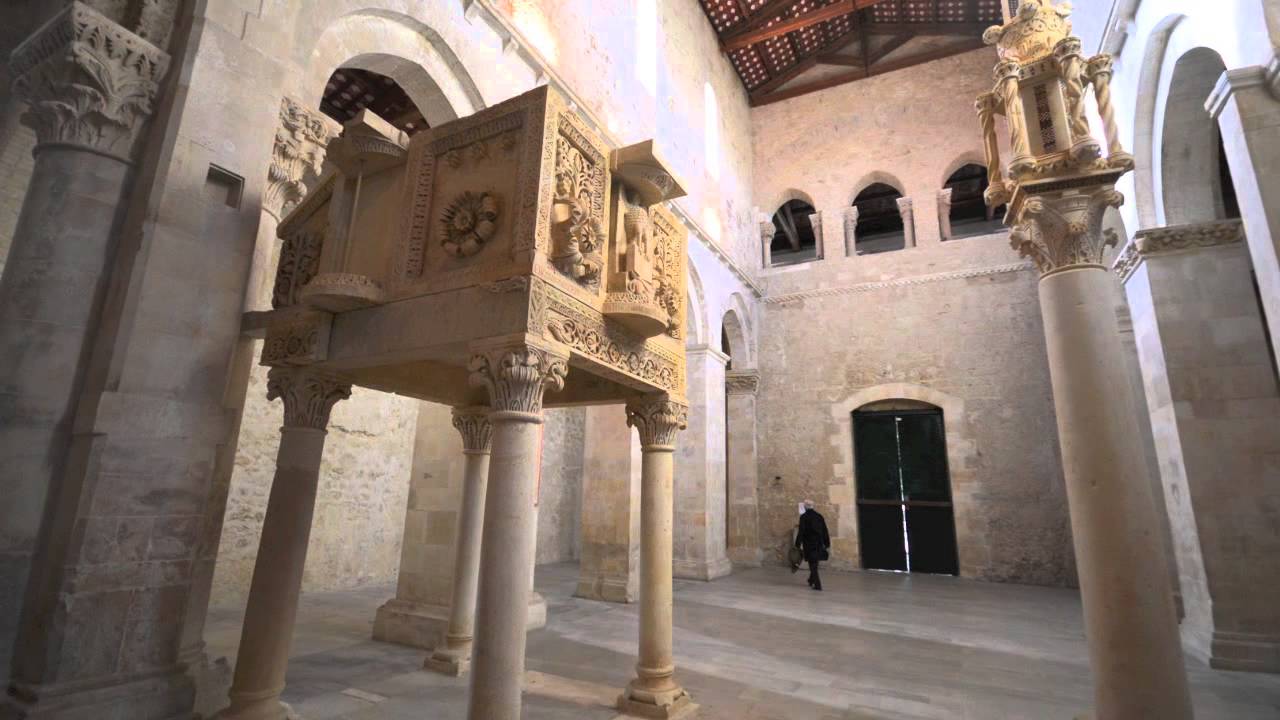 Mainistir San Clemente agus Casauria - San Clemente | Secret World Trip Planner