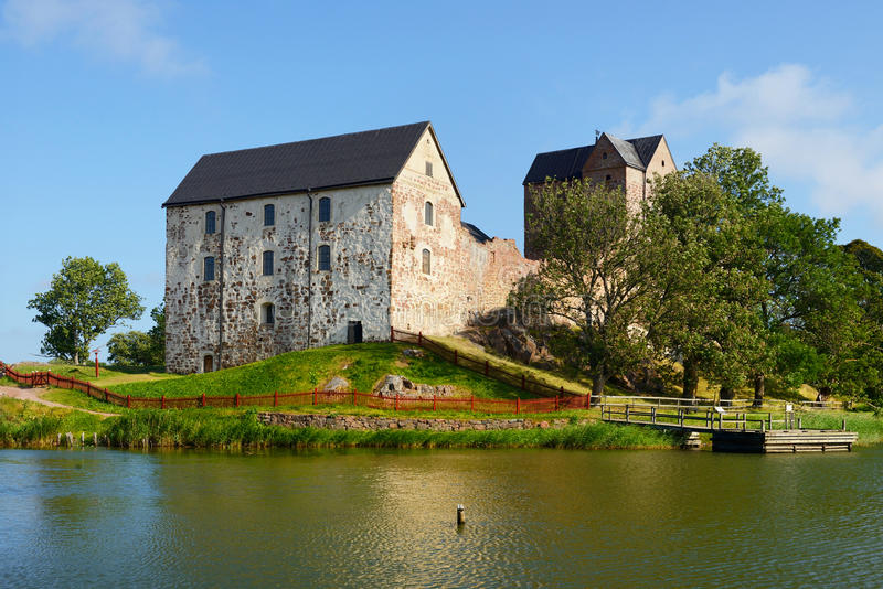 Kastelholma (või Kastelholmi) loss 