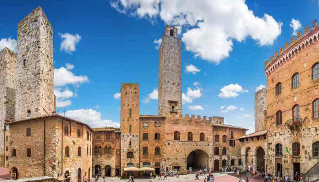 The Palazzo del Podestà and the Towers