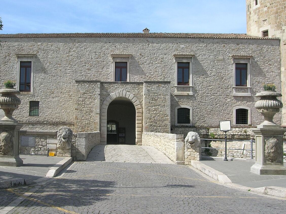 韦诺萨和阿拉贡城堡博物馆  - Venosa | Secret World Trip Planner