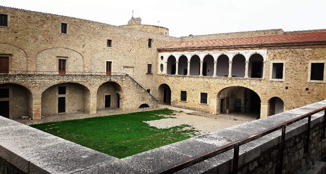 韦诺萨和阿拉贡城堡博物馆  - Venosa | Secret World Trip Planner