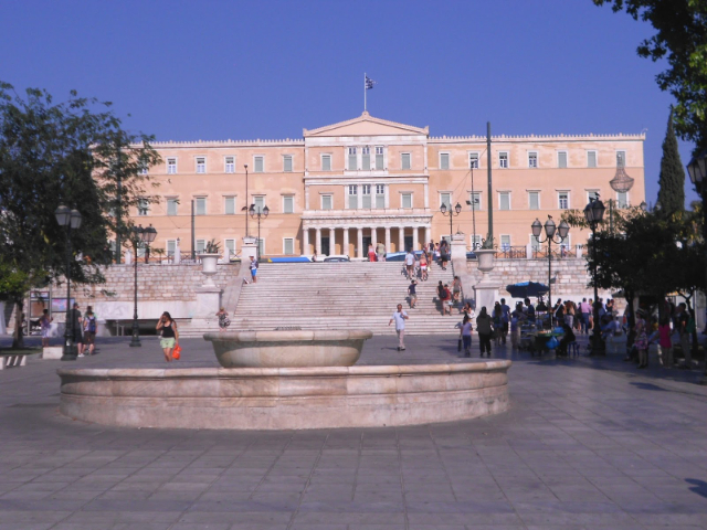 Πλατεία Συντάγματος - Athina | Secret World Trip Planner