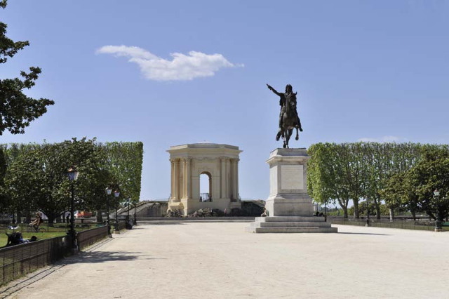 Peyrou caminant - Montpellier | Secret World Trip Planner