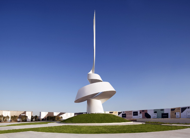 The Scroll a monumental sculpture designed by Gerry Judah - Sharjah | Secret World Trip Planner