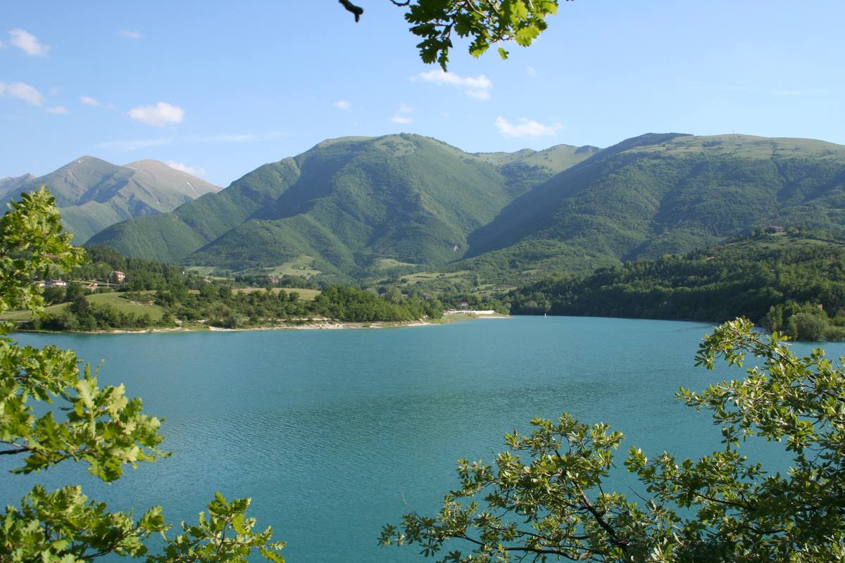 hồ fiastra - Lago di Fiastra | Secret World Trip Planner