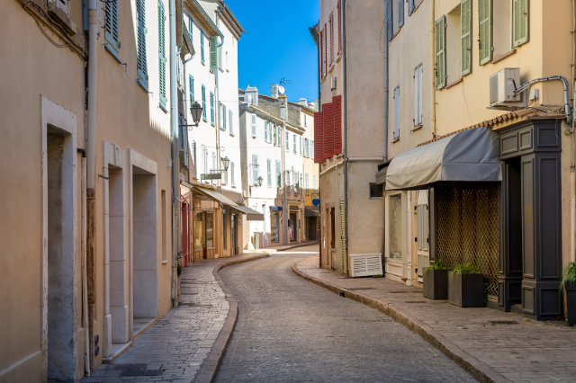 Rue Gambetta, ulica handlowa - Saint-Tropez | Secret World Trip Planner