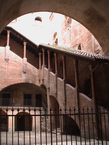 Palazzo Del Podesta