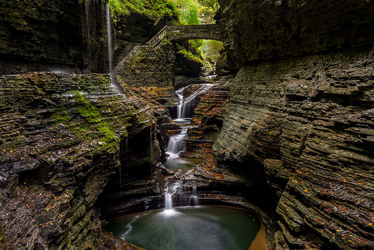 Rainbow Falls i Watkins State Park - Watkins Glen | Secret World Trip Planner