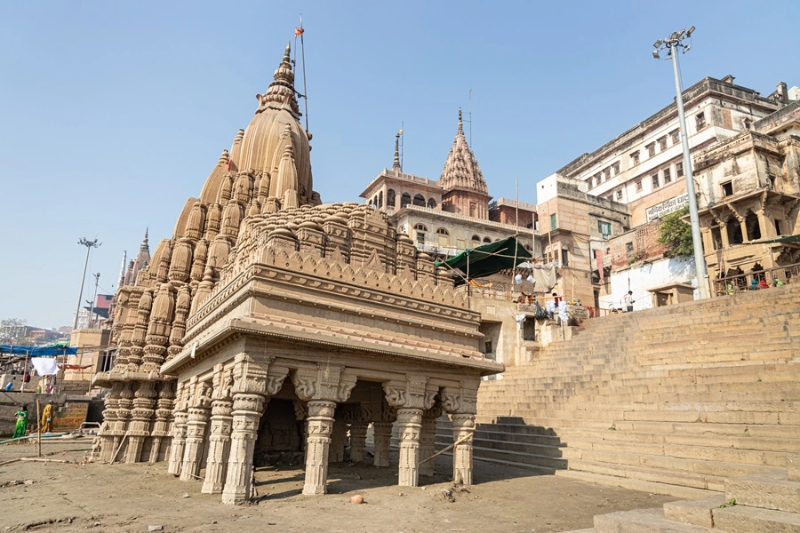 Mahadev, el Temple Inclinat De Varanasi
