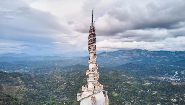 Ambuluwawa ဘုရားကျောင်း - အံ့သြဖွယ်မြင်ကွင်းတစ်ခု - Ambuluwaawa ICC Road | Secret World Trip Planner