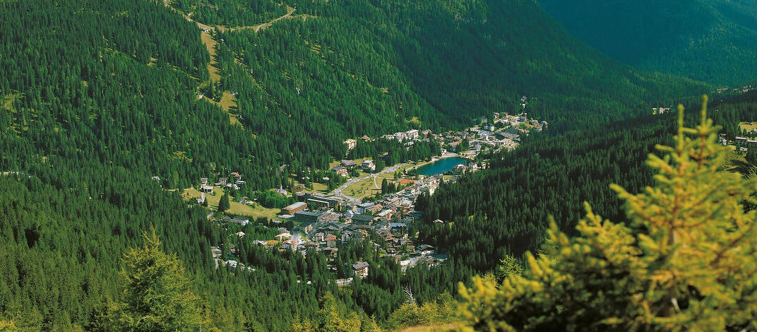 Känd som Pärlan av Dolomiterna, Madonna di Campiglio - Madonna di Campiglio | Secret World Trip Planner