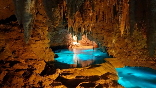 Okinawa / Gyokusendo Cavethere a beautiful lighted cave - Prefettura di Okinawa | Secret World Trip Planner