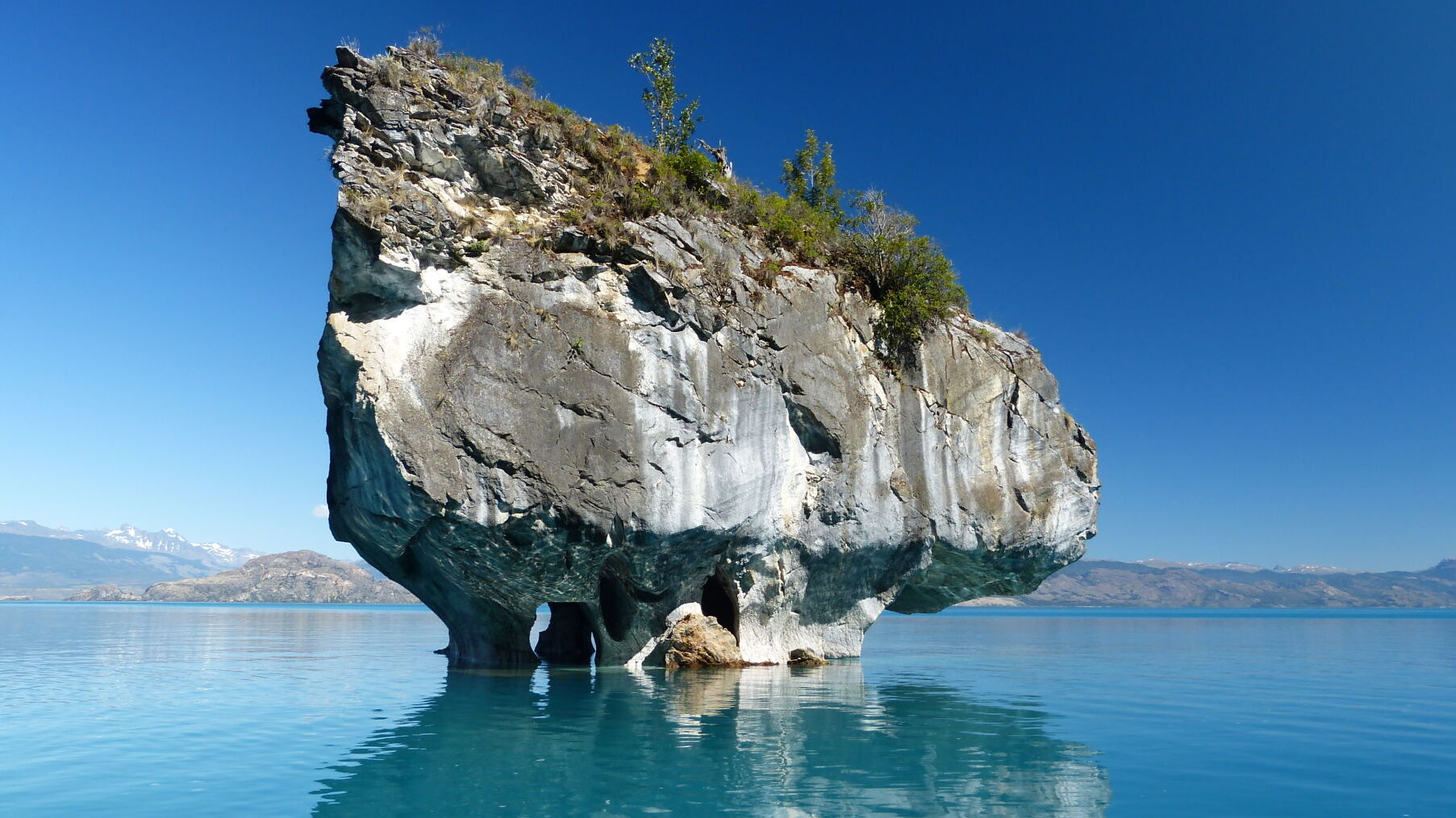 Chile: "Capillas De Marmol", the natural cathedrals