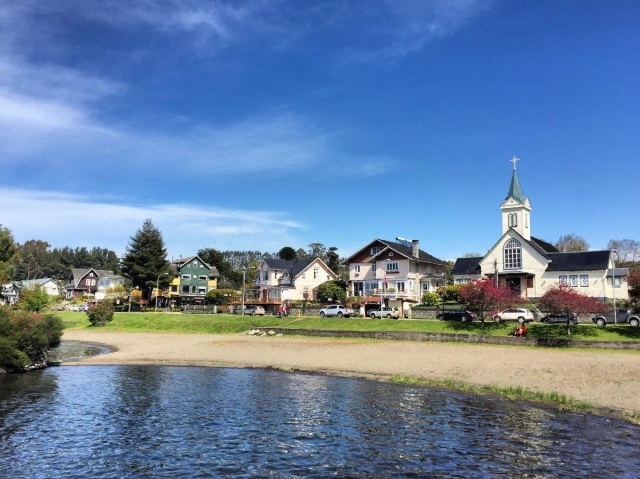 Stroberi - Frutillar | Secret World Trip Planner