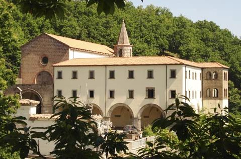 Shenjtërorja e Madonna dei Lattani - Roccamonfina | Secret World Trip Planner