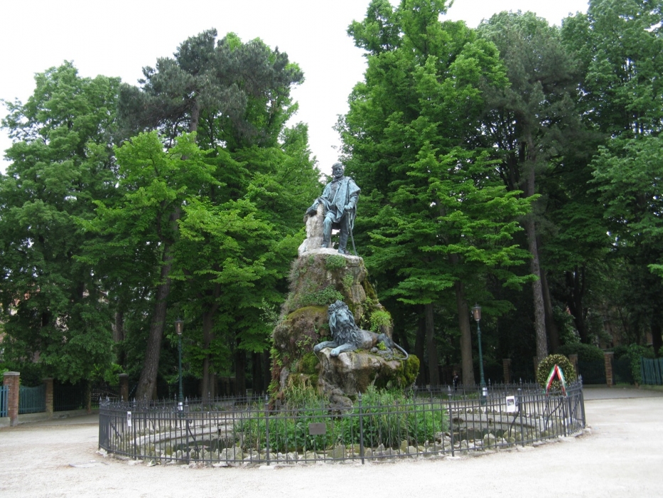 The ghost of the biennial gardens - Riva dei Sette Martiri | Secret World Trip Planner