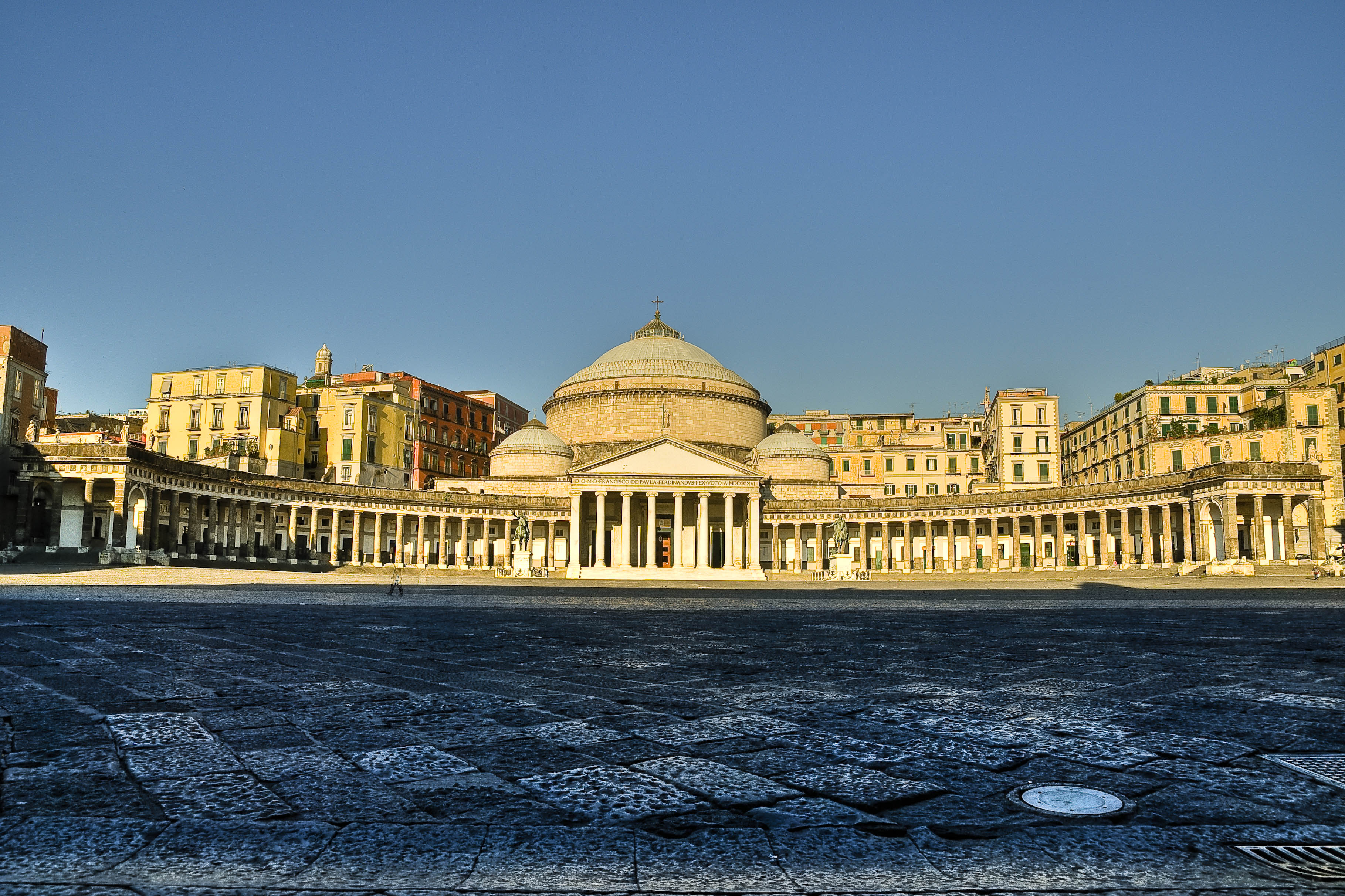 Plaza del Plebiscito - Napoli | Secret World Trip Planner