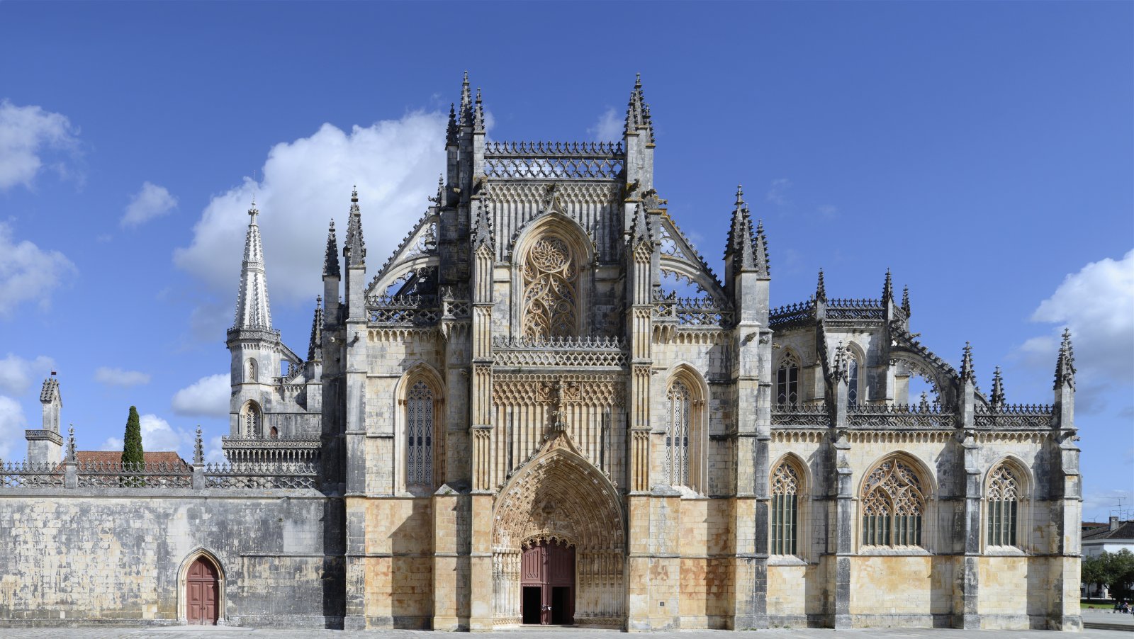 Batalha è una cittadina tranquilla in Portogallo - Batalha | Secret World Trip Planner