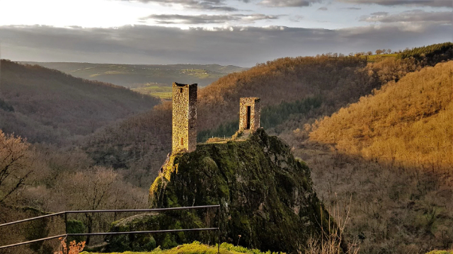 De ruïnes van Peyrusse-le-Roc - Peyrusse-le-Roc | Secret World Trip Planner