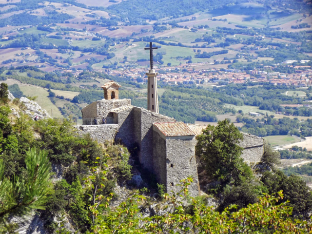 Samostan San Cataldo - 62024 Esanatoglia MC | Secret World Trip Planner