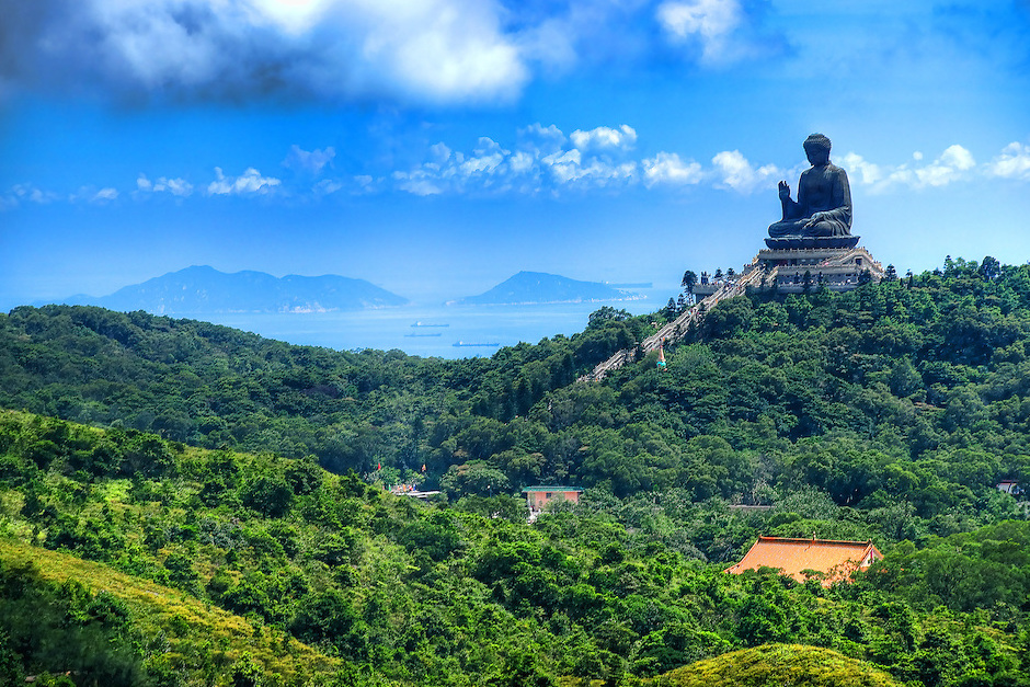 Tian Tan Buddha, referred to as the "Big Buddha": pilgrimage in the age of the selfie stick