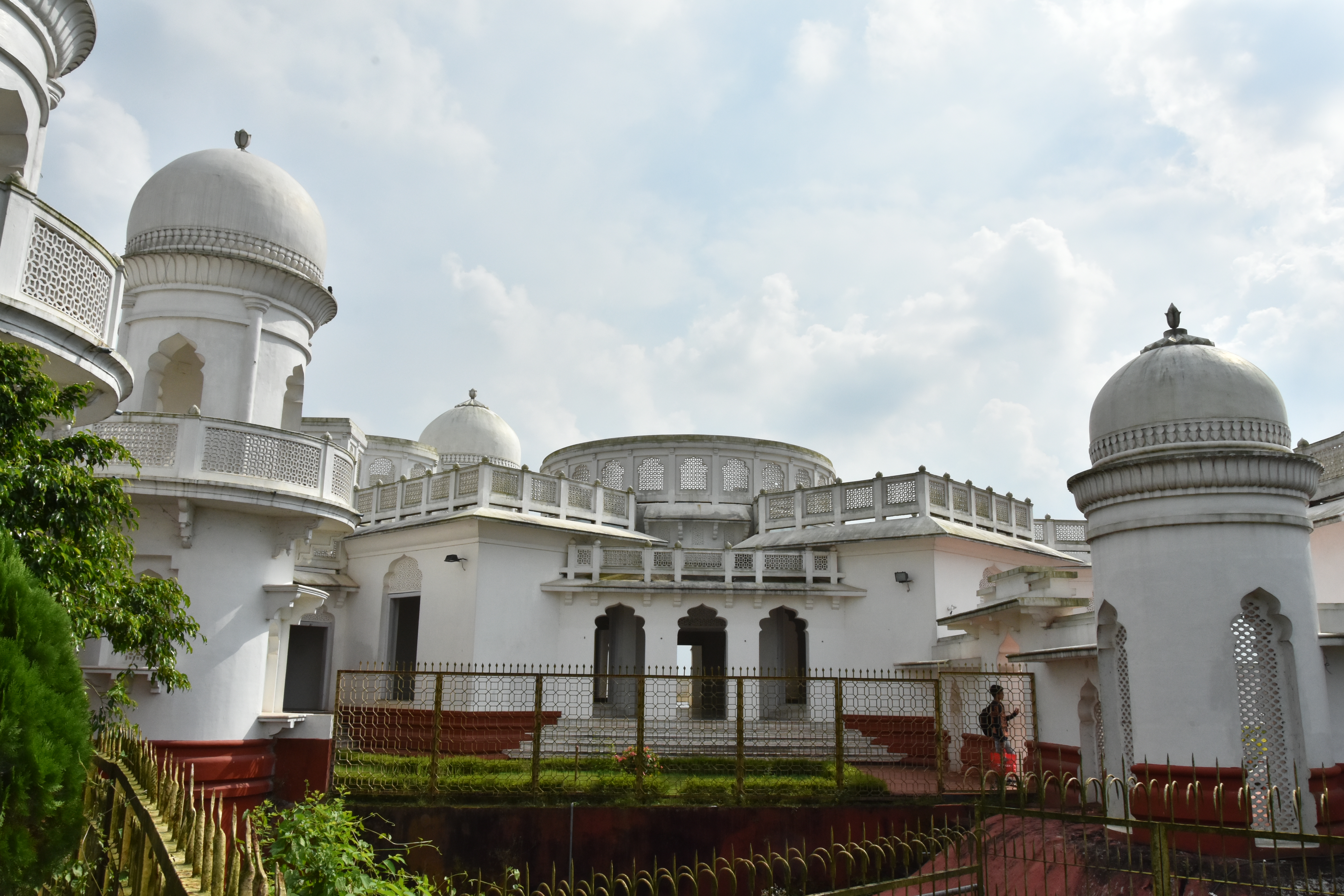 Neermahal - Uno dei palazzi più belli e famosi dell'India - Rudijala | Secret World Trip Planner