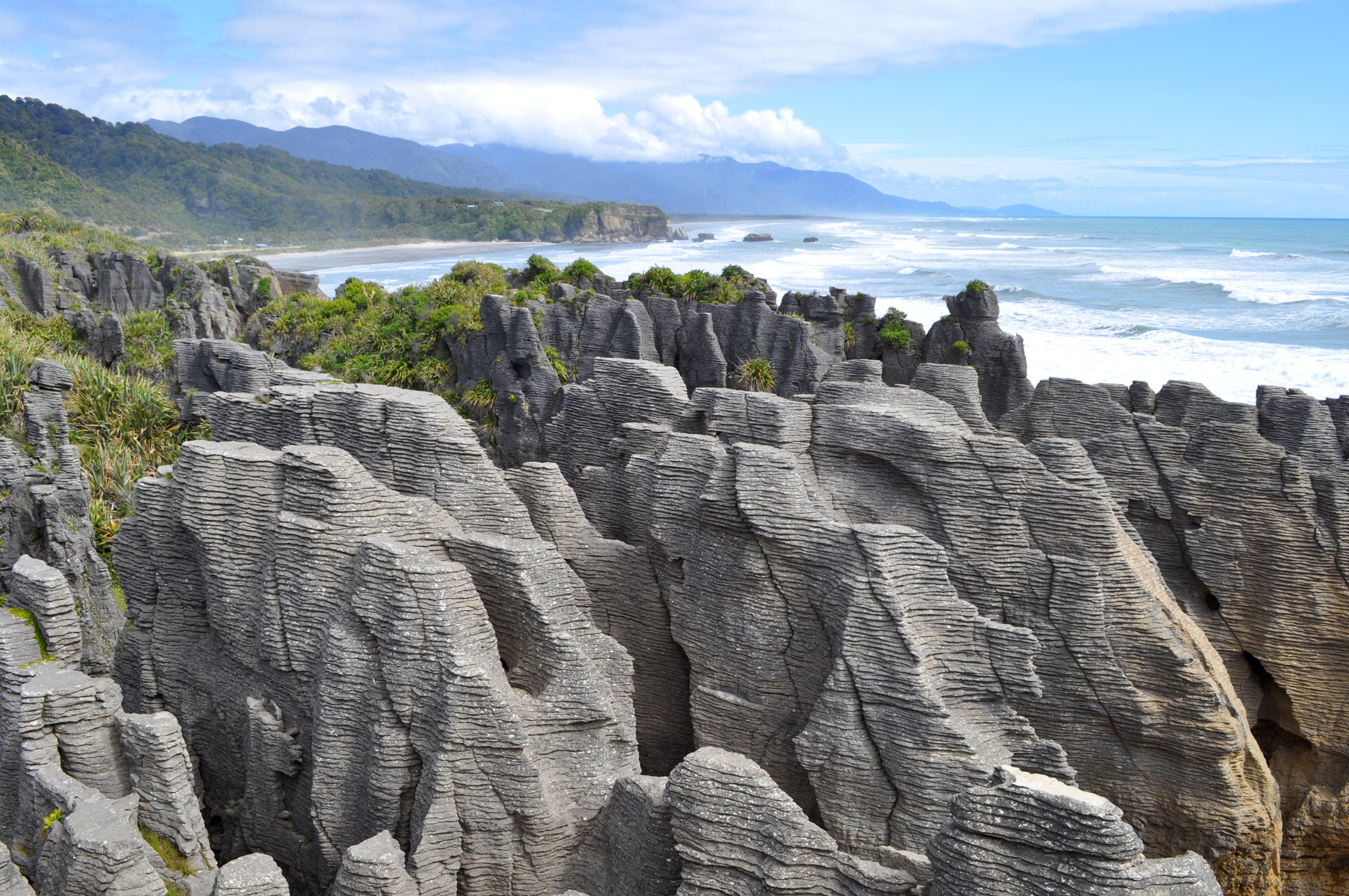 Pancake Arroka - Galdetzen New Zeland  - Punakaiki | Secret World Trip Planner