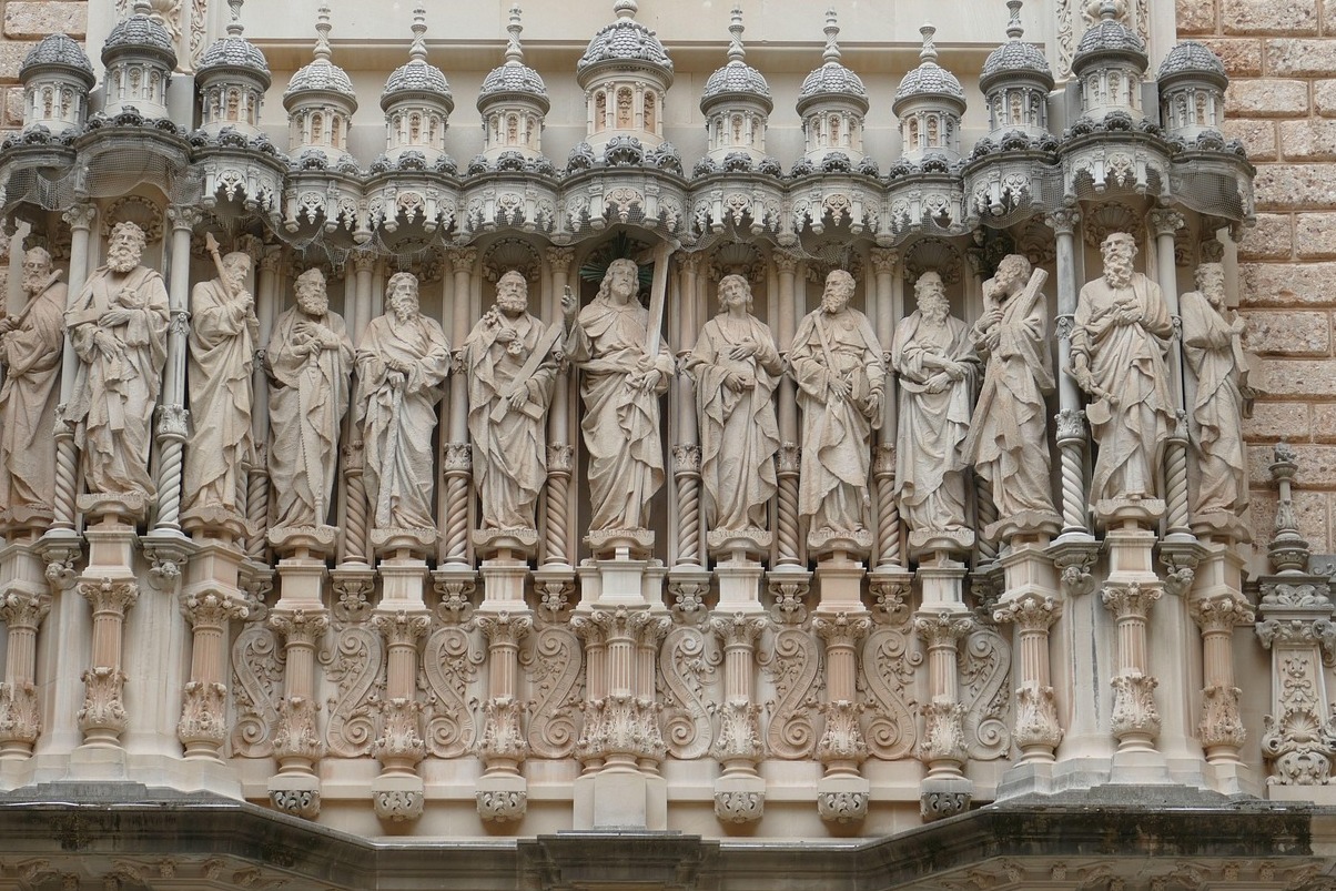 Montserrat ikonik në Kataloni - 08691 | Secret World Trip Planner