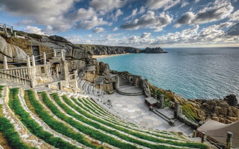 Penzance / Minack theater, een spectaculaire locatie - Porthcurno | Secret World Trip Planner
