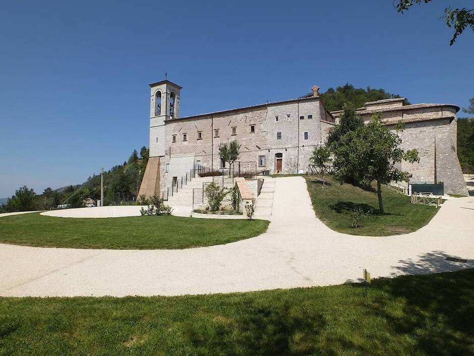 Gubbio: Die Basilika von Sant'Ubaldo - Gubbio | Secret World Trip Planner
