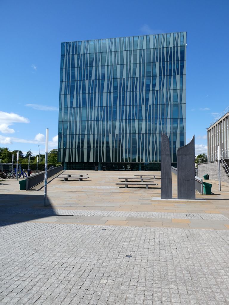 Sir Duncan Ris Bibliotek - Aberdeen AB24 | Secret World Trip Planner